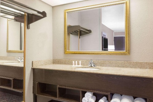 Ramada by Wyndham Augusta Fort Gordon image 20